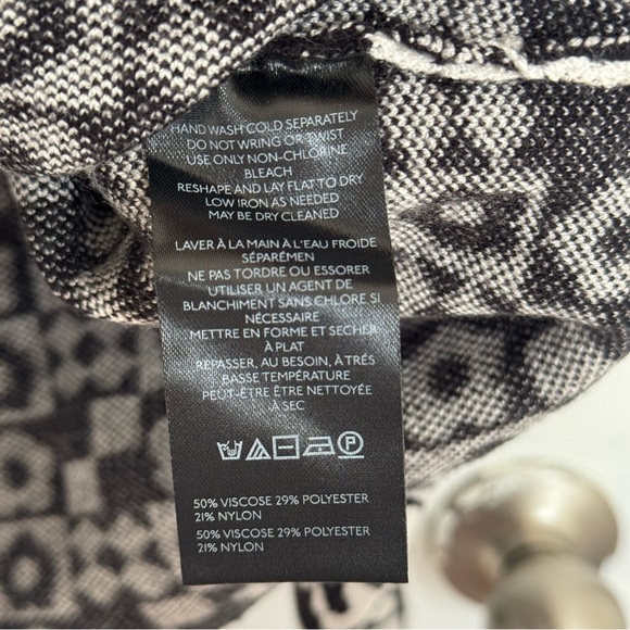 Maeve Anthropologie Carys Mock neck black and White Floral Geometric
Sweater XL - Picture 6 of 7